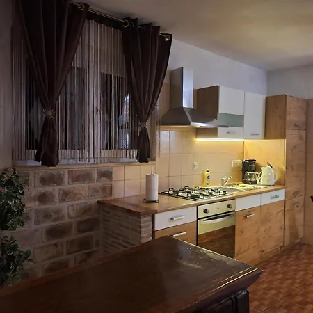 Holiday home Viktoria *