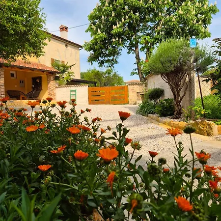Holiday home Viktoria
